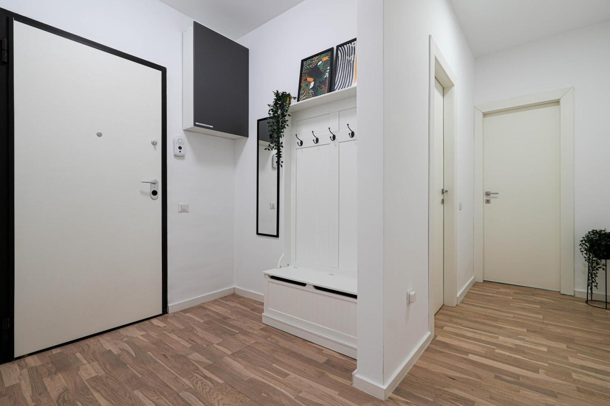 Gabi - Chic Apt With Parking Close To Veranda Mall Bucarest Extérieur photo