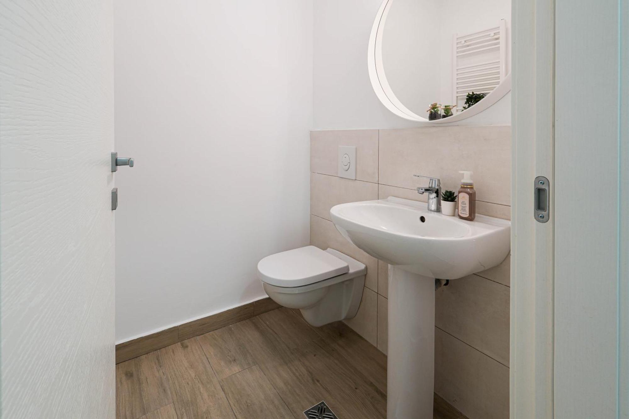Gabi - Chic Apt With Parking Close To Veranda Mall Bucarest Extérieur photo